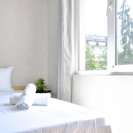 Park & Metro Nearby Washer Modern Bathroom