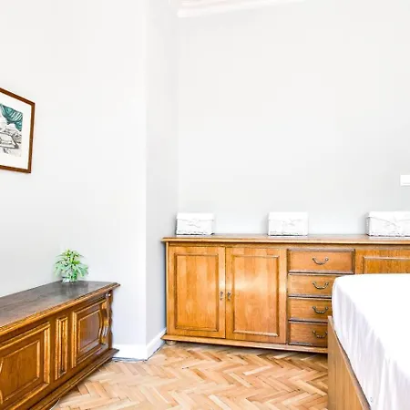 Park & Metro Nearby Washer Modern Bathroom Apartment Sofia